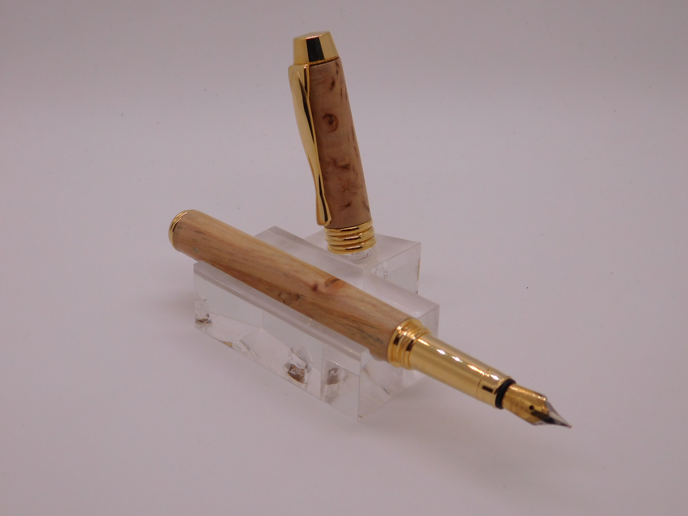 The Artisan Manager - Gold Pine